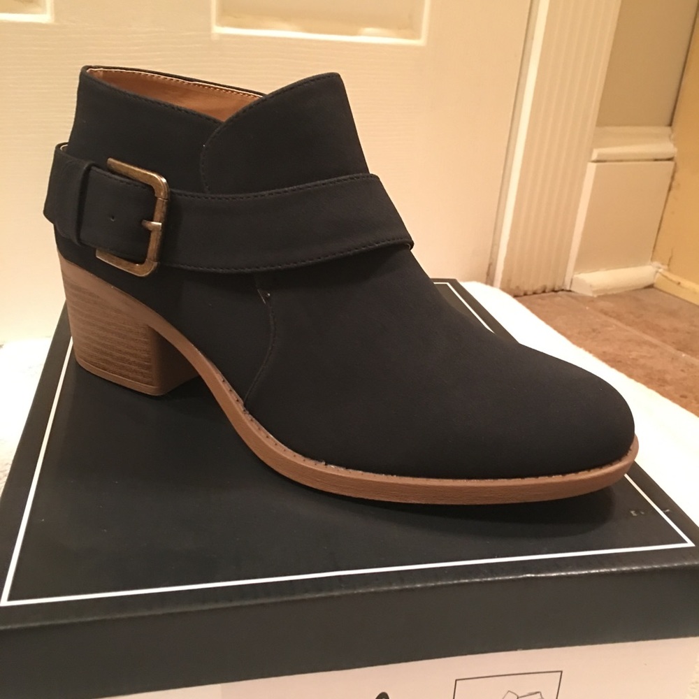 Quipid Ankle Booties, BNWT, Black with buckle